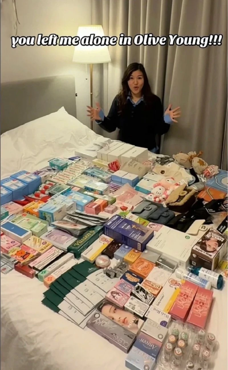 올리브영에 혼자 남겨지면!   5분 혼자있게 두었더니 873달러나 썼다고?