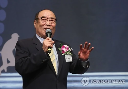 '프로야구 유일 4할 타자' 백인천 전 감독 별세…향년 83세