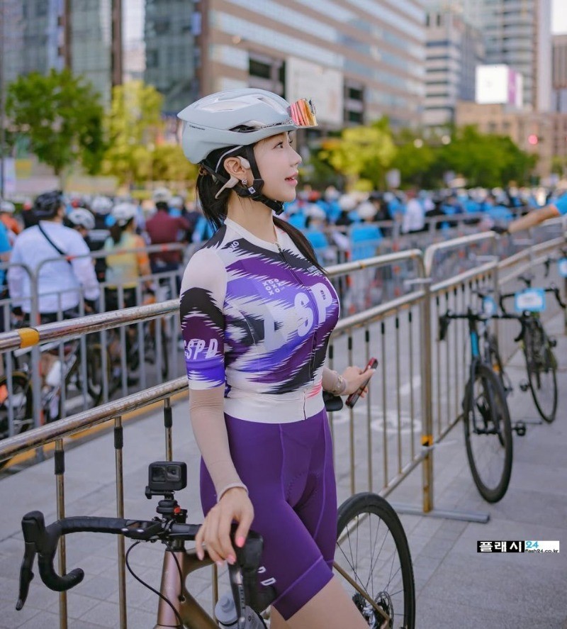 ㅇㅎ)자전거 타는 레이싱걸 민채윤 슈트-3