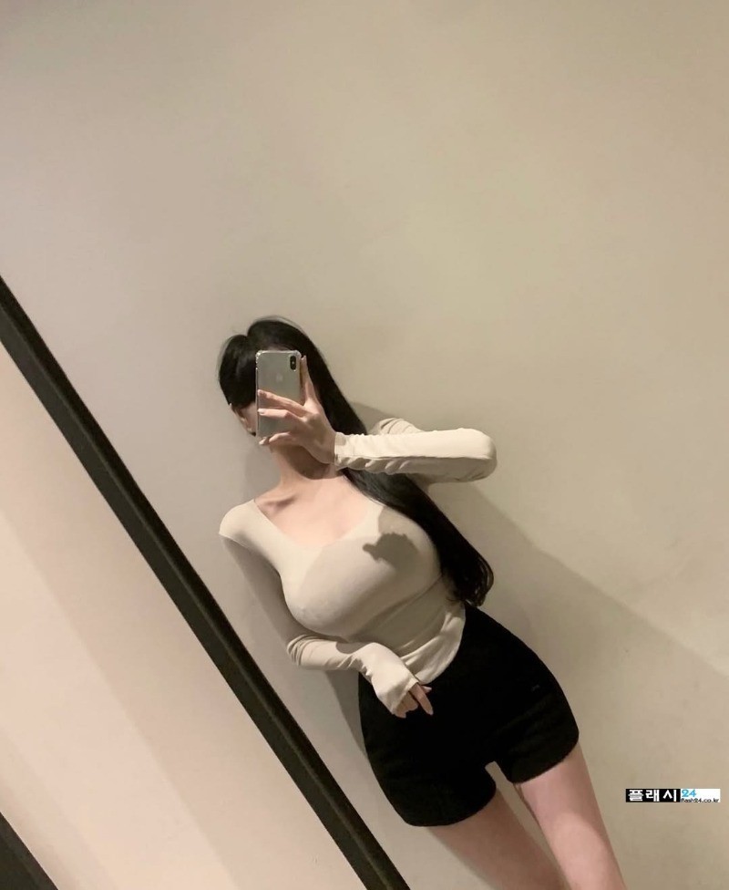 얼굴과 몸매가 매치가 안되는 이연송-2