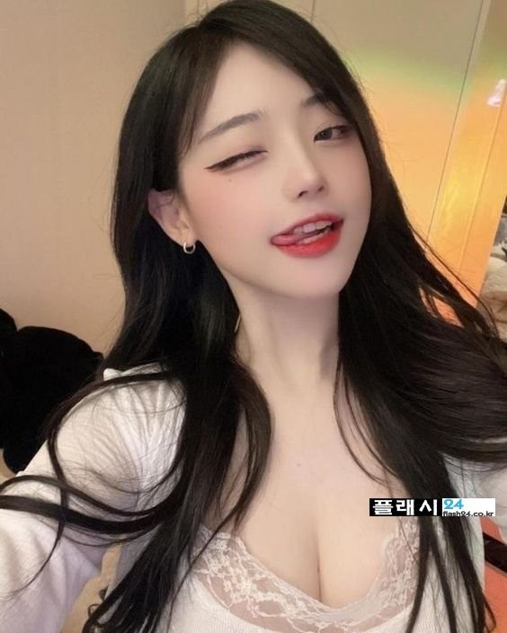 ㅇㅎ)이 얼굴에 몸매까지 좋은 qwer 히나-8
