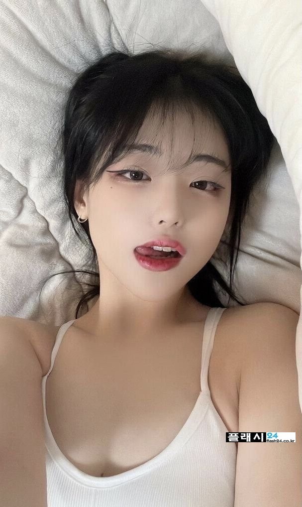 ㅇㅎ)이 얼굴에 몸매까지 좋은 qwer 히나-11