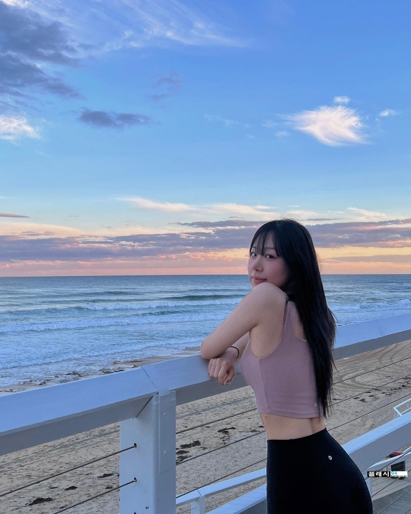 ㅇㅎ)올해 휴가지 여자친구는 바로 너다