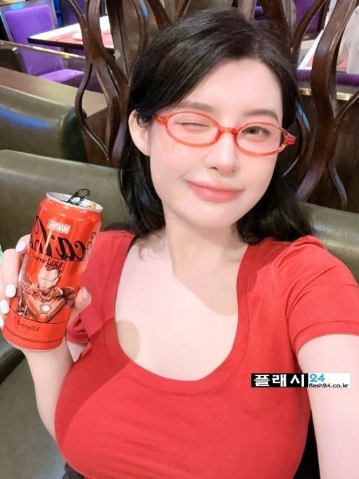 이 누나 대놓고 자랑할만하네-8