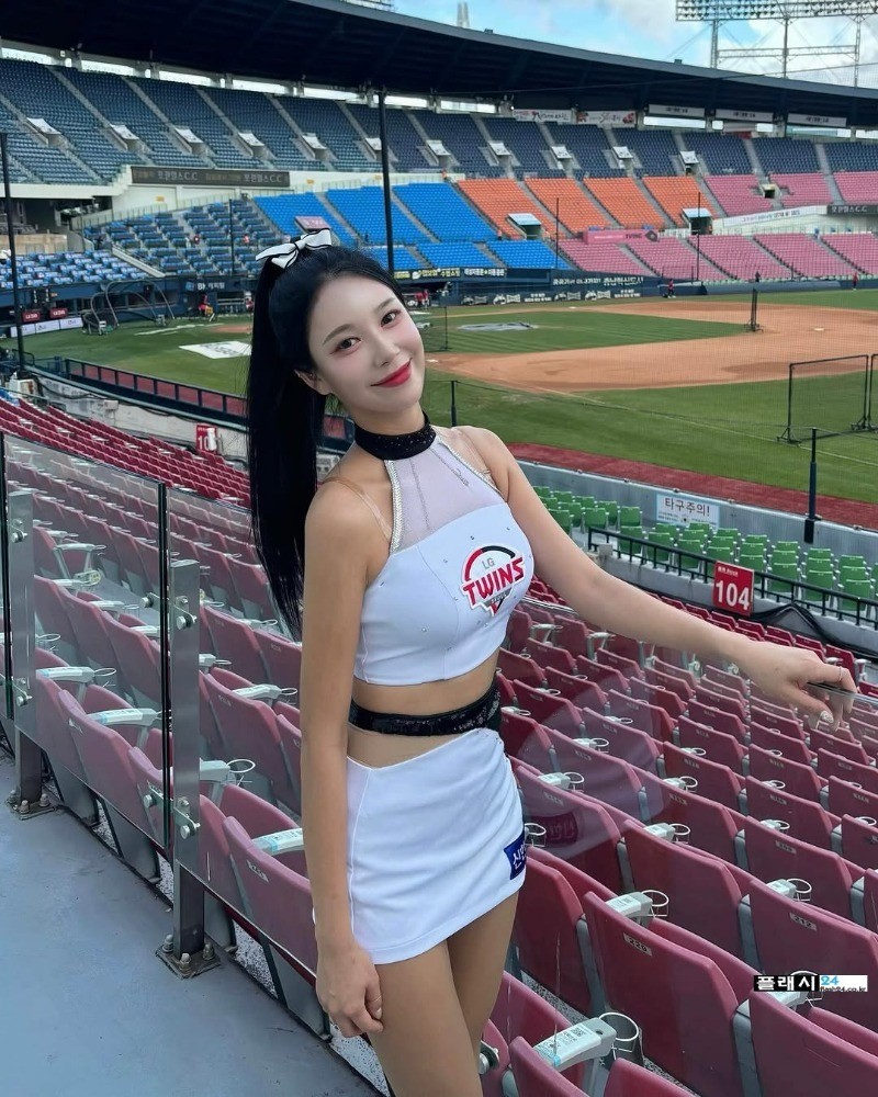 피지컬 장난없는 원민주 치어리더-5