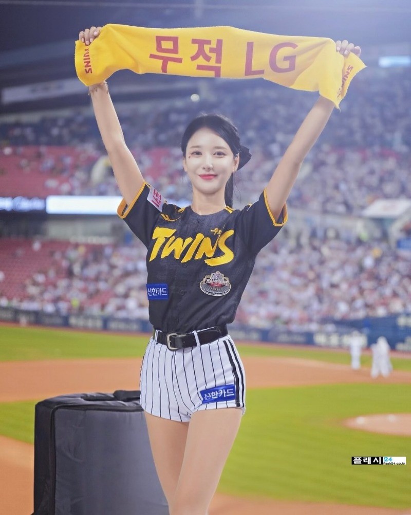 피지컬 장난없는 원민주 치어리더-7