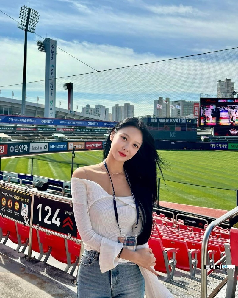 피지컬 장난없는 원민주 치어리더-8