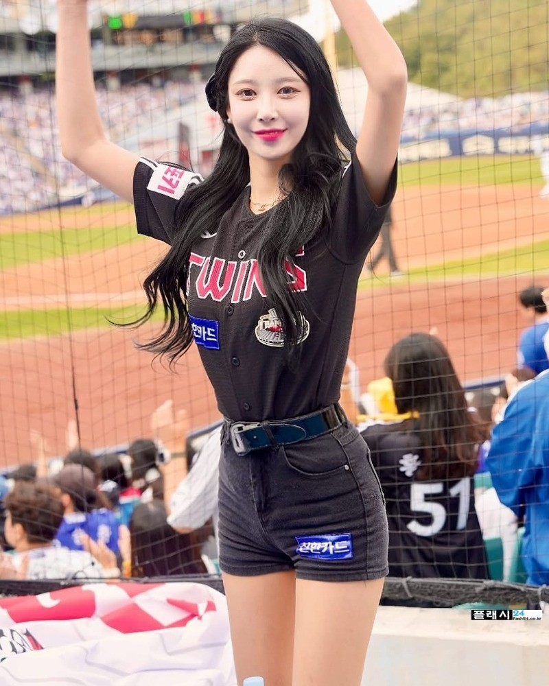 피지컬 장난없는 원민주 치어리더-11