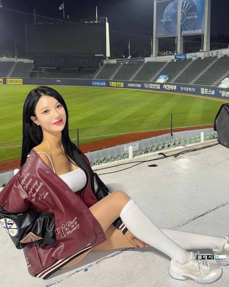 피지컬 장난없는 원민주 치어리더-13