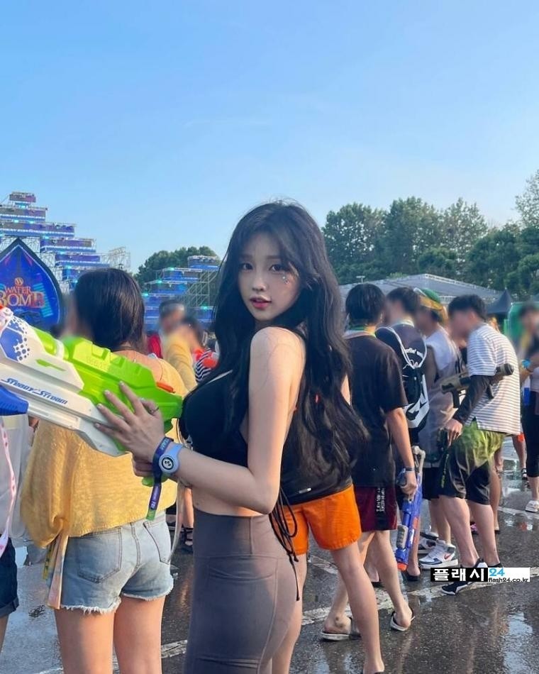 ㅇㅎ)올해 꼭 가고깊은 워터밤 누나-6