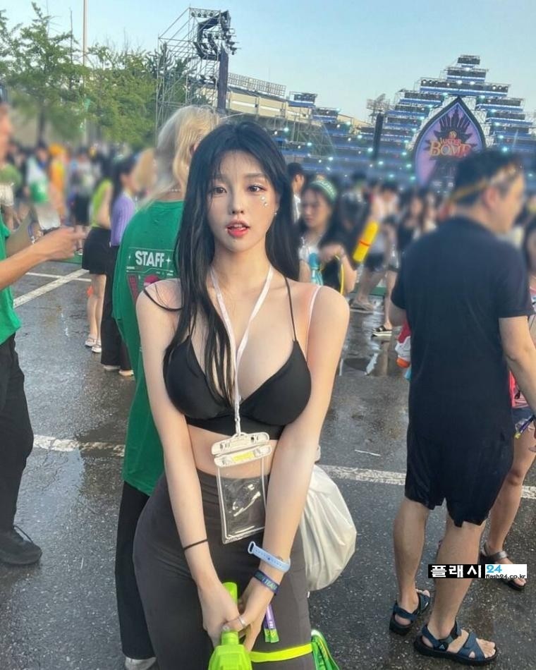 ㅇㅎ)올해 꼭 가고깊은 워터밤 누나-7
