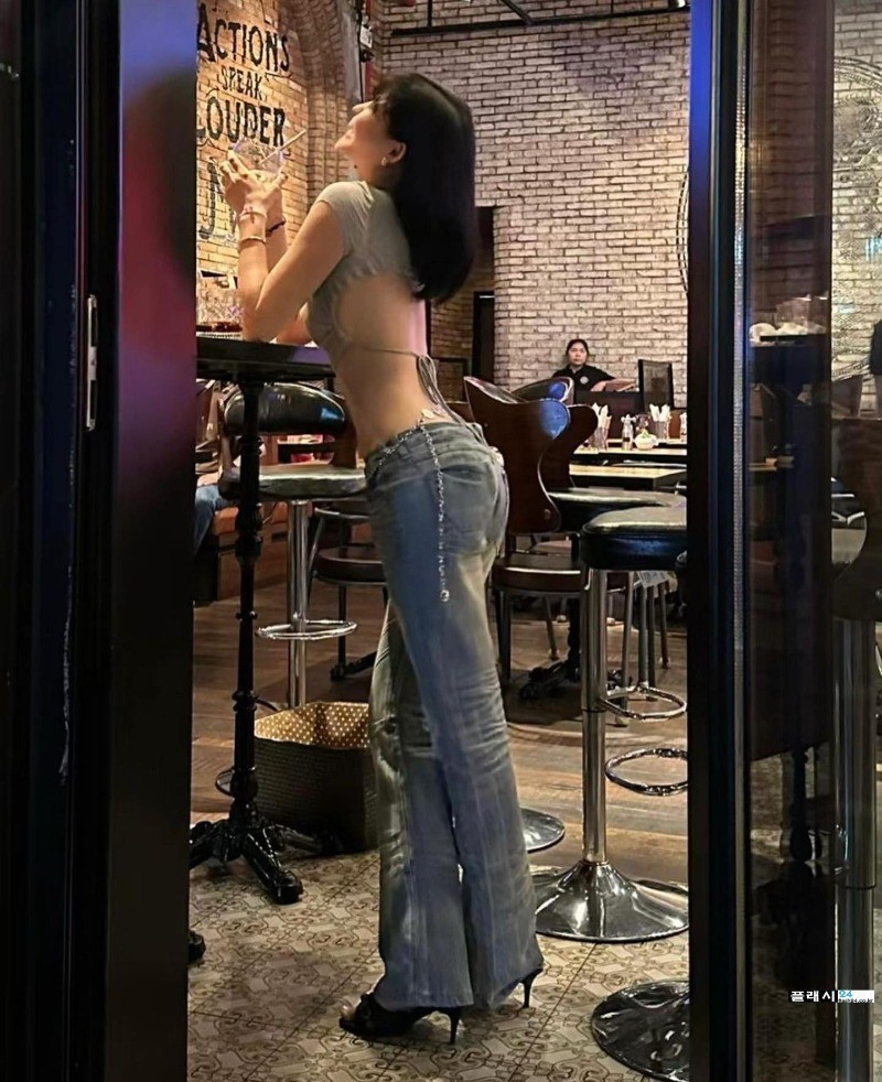 요즘 mz 카페 민폐녀-2