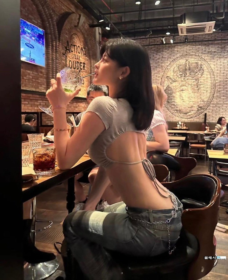 요즘 mz 카페 민폐녀-3