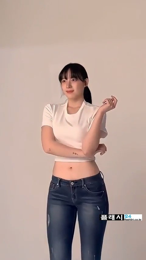 하지원 치어리더 흰티에 청바지 착장-12