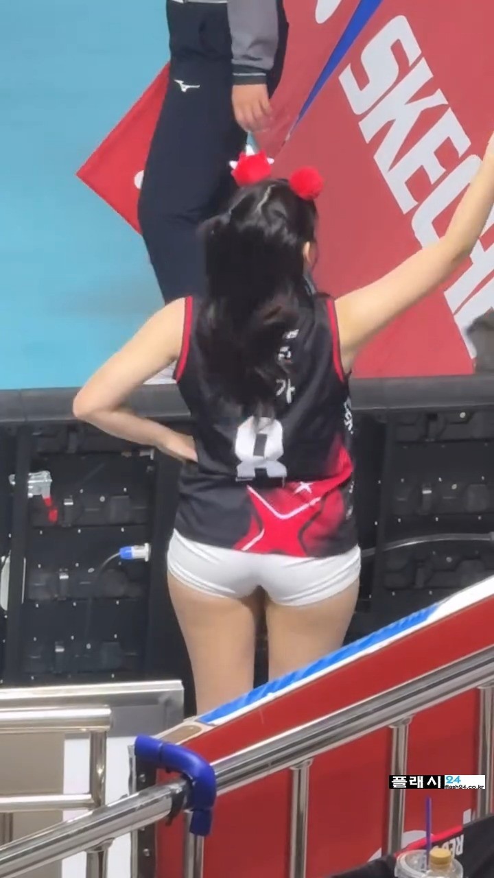 하지원 치어리더 흰팬츠 실제 뒤태-2