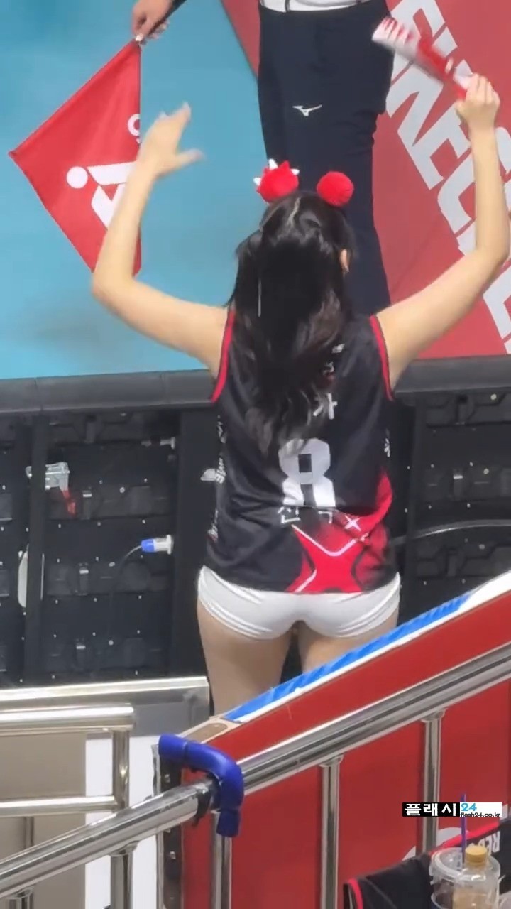 하지원 치어리더 흰팬츠 실제 뒤태-4