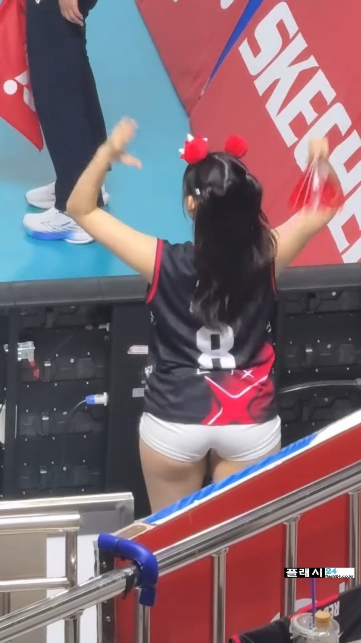 하지원 치어리더 흰팬츠 실제 뒤태-5