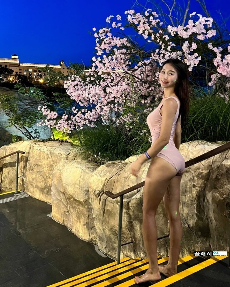 ㅇㅎ)운동 열심히 하는 서윤아 레이싱모델-2