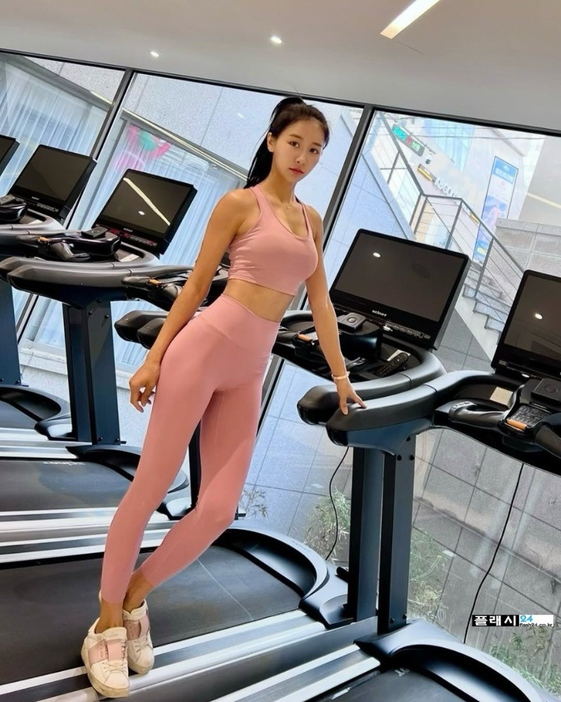 ㅇㅎ)운동 열심히 하는 서윤아 레이싱모델-11