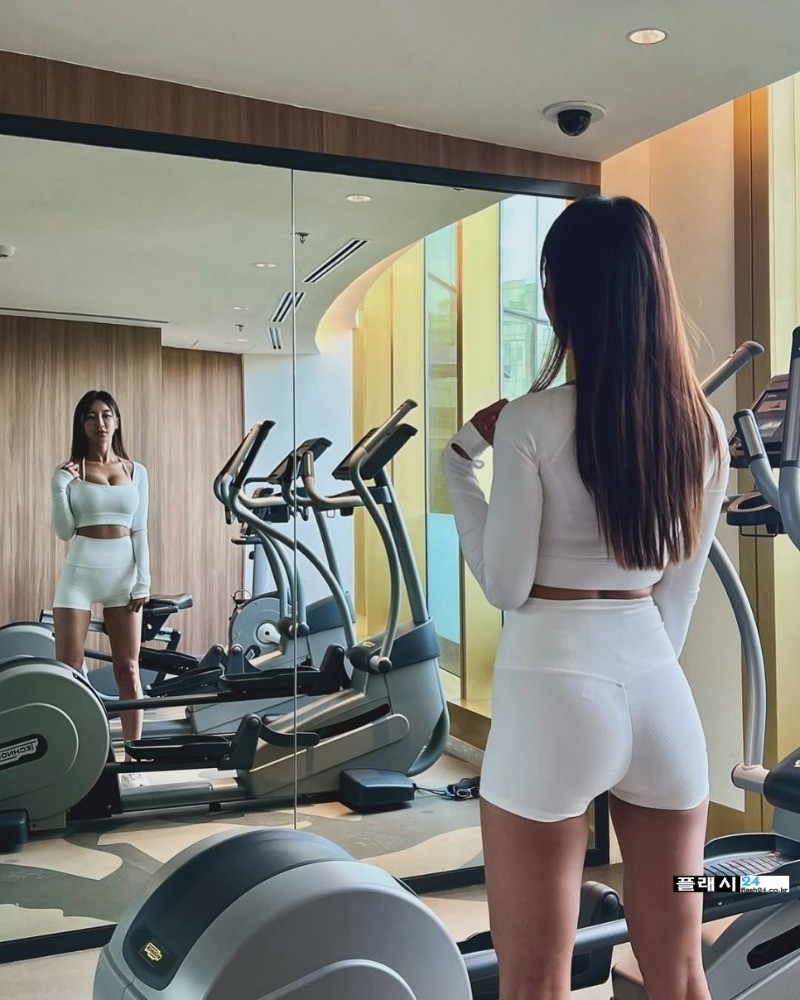 ㅇㅎ)운동 열심히 하는 서윤아 레이싱모델-17