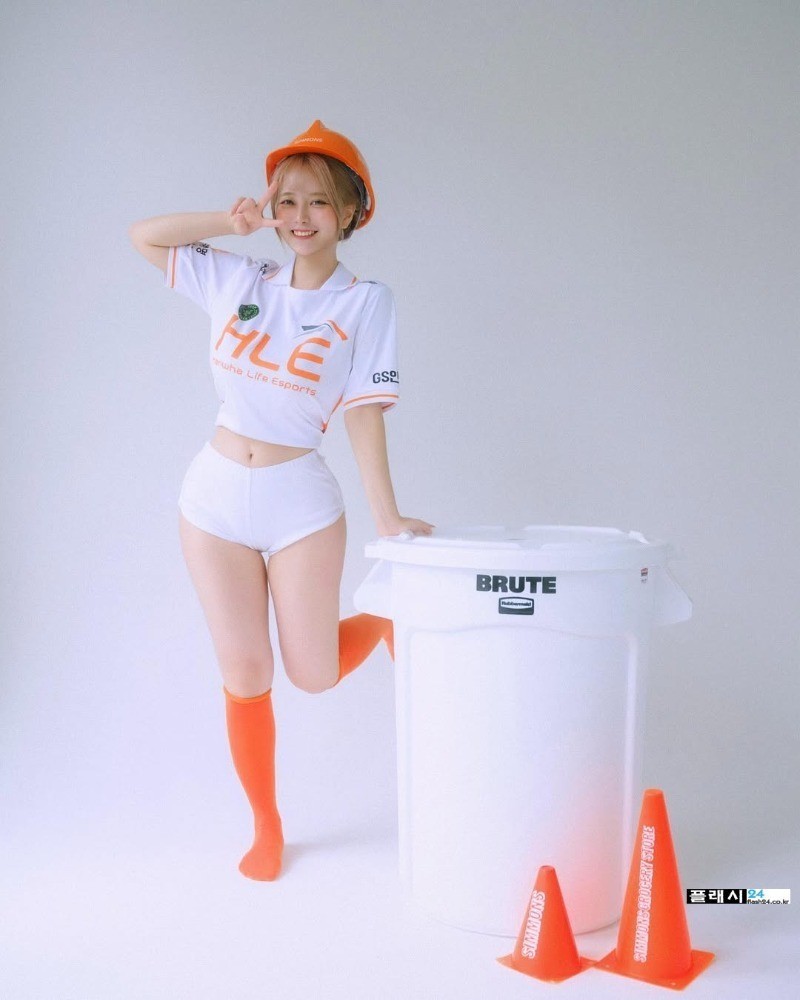 ㅇㅎ)흔치 않은 코스프레녀 디디