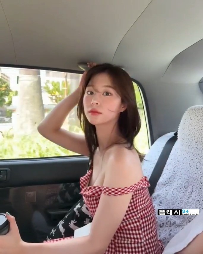 인플루언서 황수지 몸매 대박 수영복-3