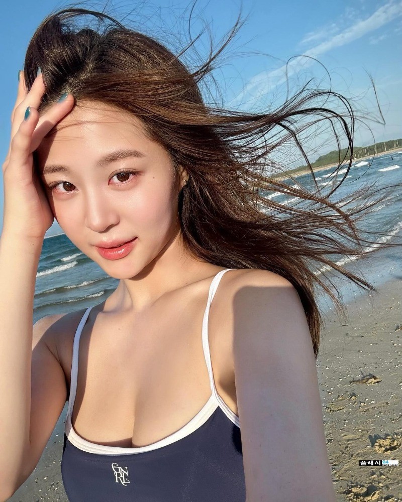 인플루언서 황수지 몸매 대박 수영복-6