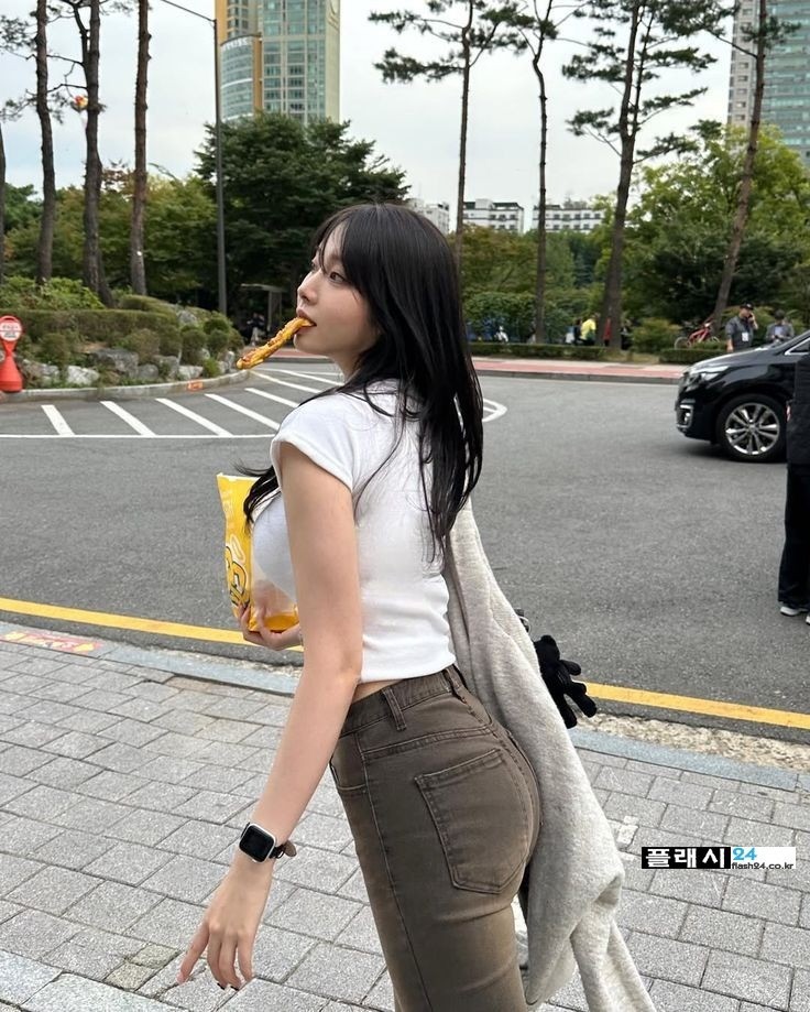 여친 뒤태가 이러면 행복하죠