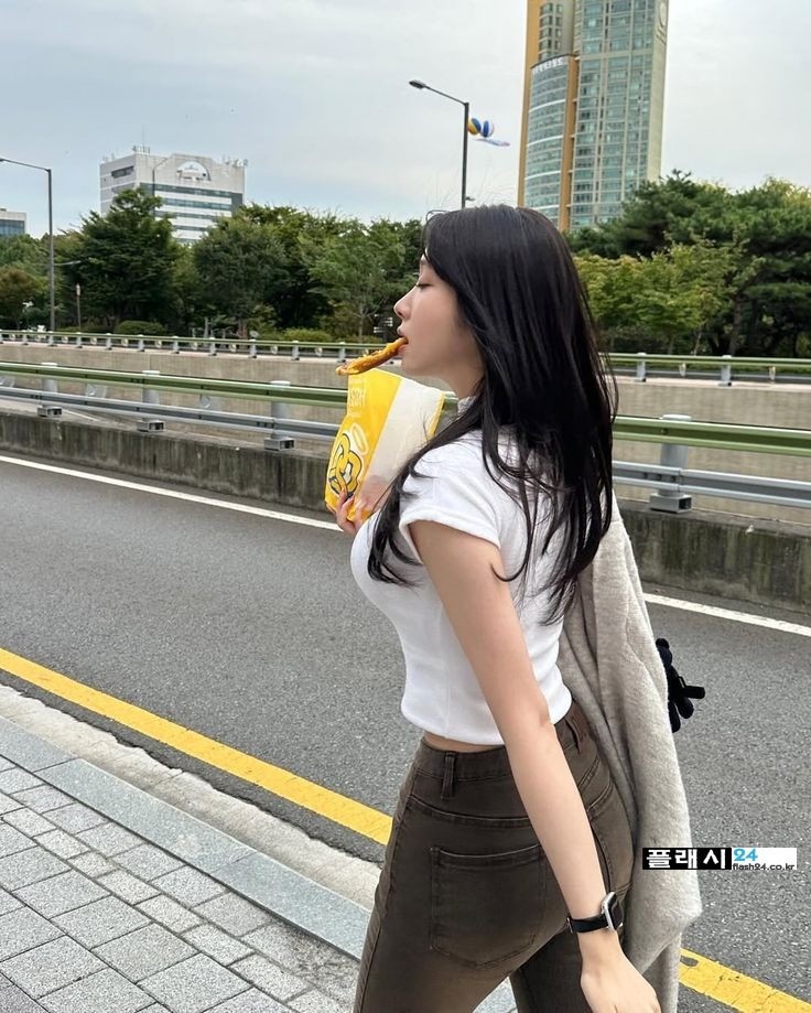 여친 뒤태가 이러면 행복하죠-6