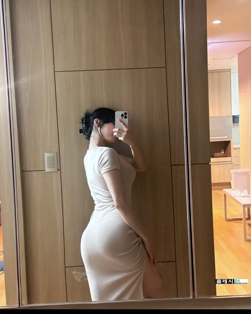 거울셀카 찍는 명아츄-3