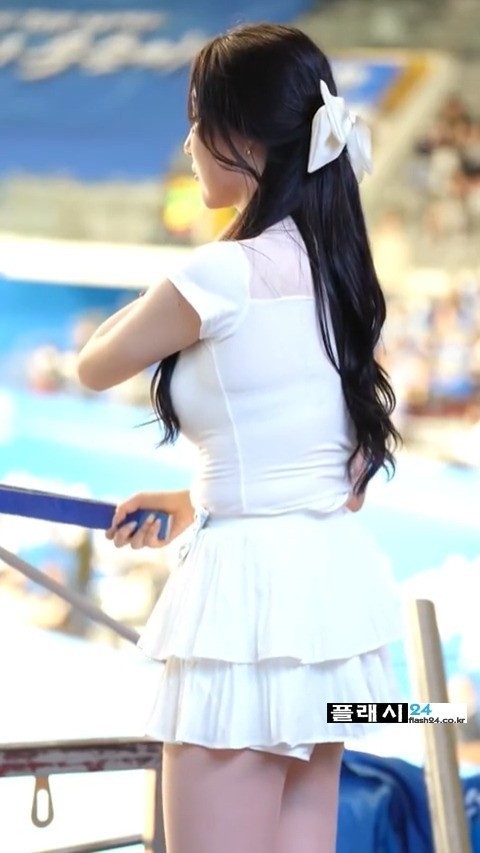 김현영 치어리더 묵직한 응원 준비-6