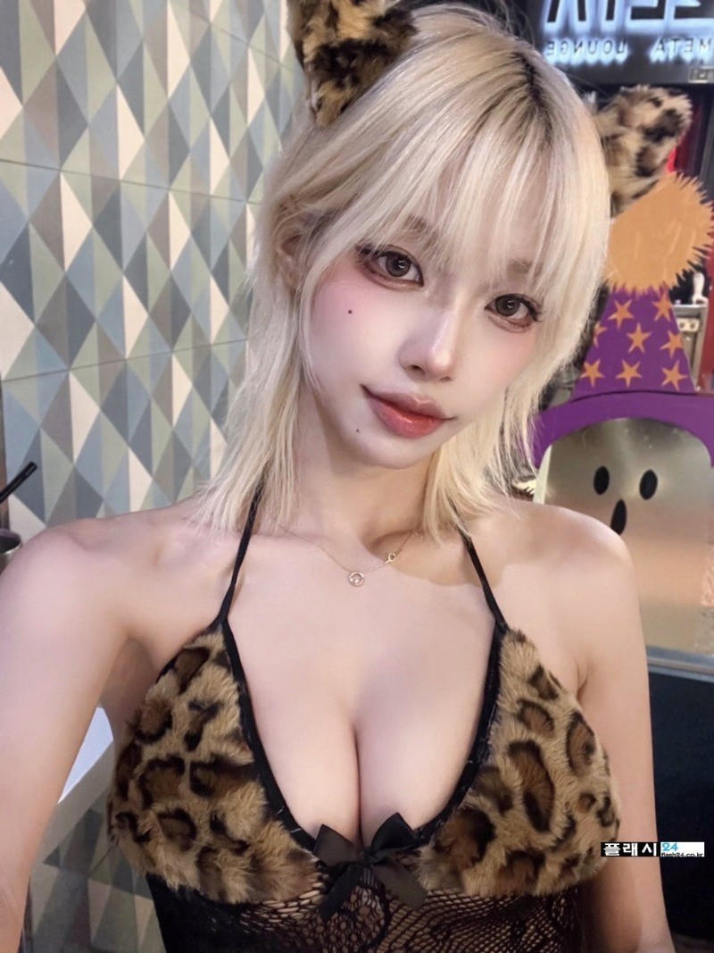 ㅇㅎ)반쮸 코스어 너 이렇게 셀카 촬영할거야