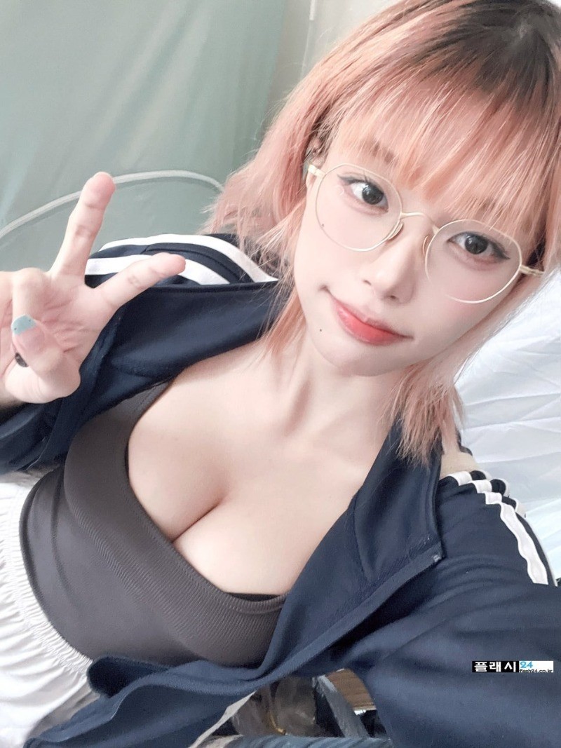 ㅇㅎ)반쮸 코스어 너 이렇게 셀카 촬영할거야-8