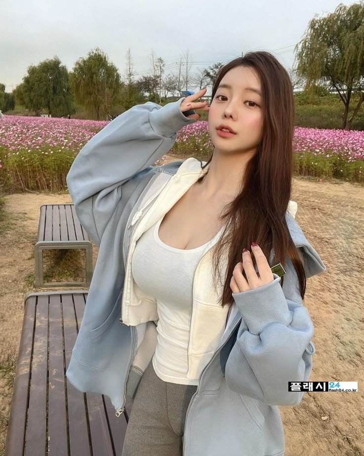 윤주의 청순한 얼굴에 그렇지 못한 바디-3