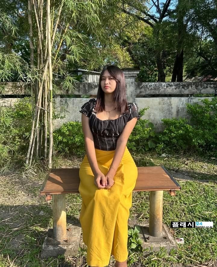 꽃 구경 좋아 한다는 처자-7