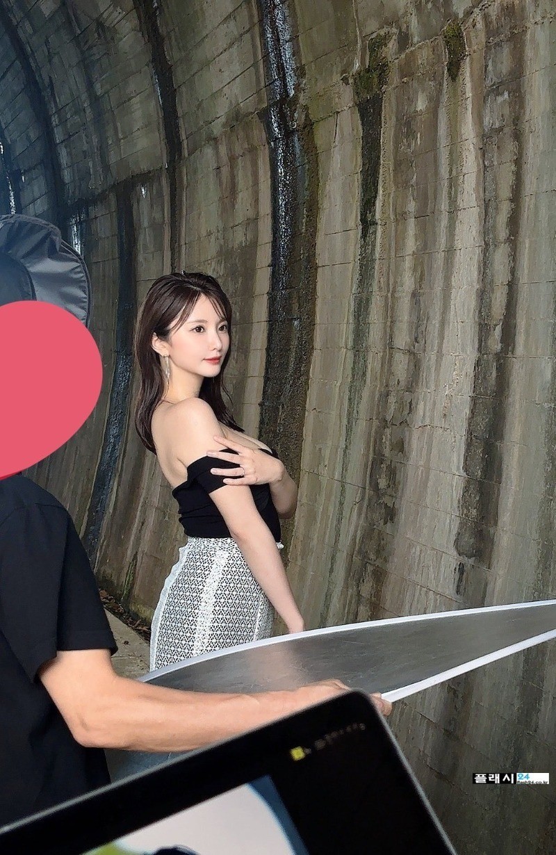3월 마돈나로 데뷔하는 초대형 신인 배우 니이즈마 유카-5