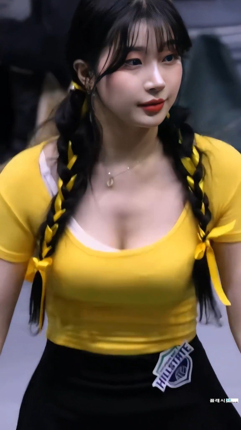 응원중인 이주은 치어리더 실제모습-3
