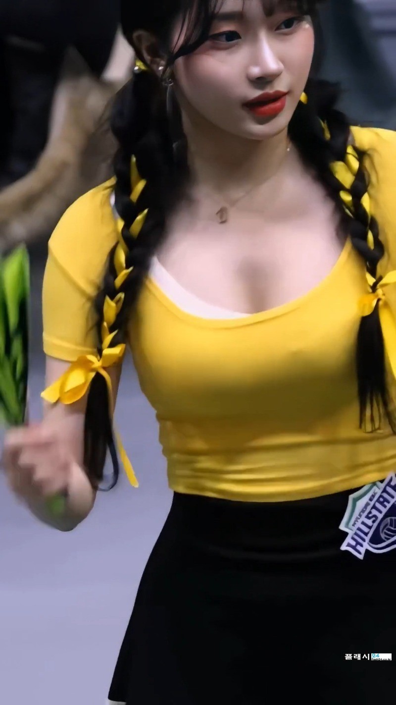 응원중인 이주은 치어리더 실제모습-4