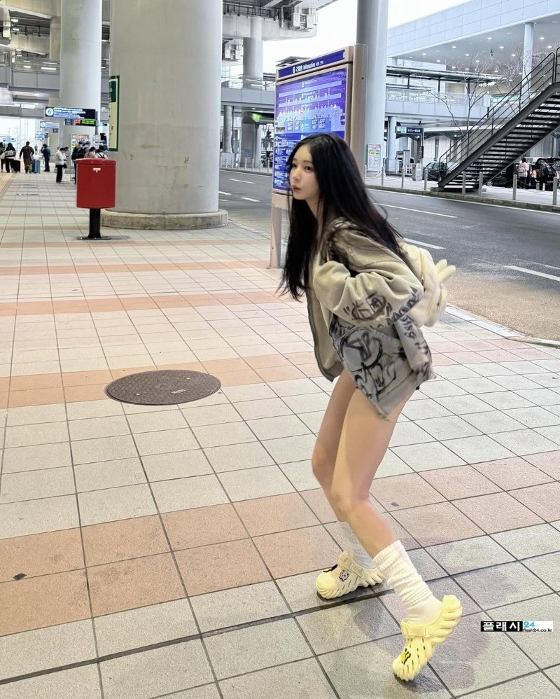 골반 1티어 아윤 몸매라인-7