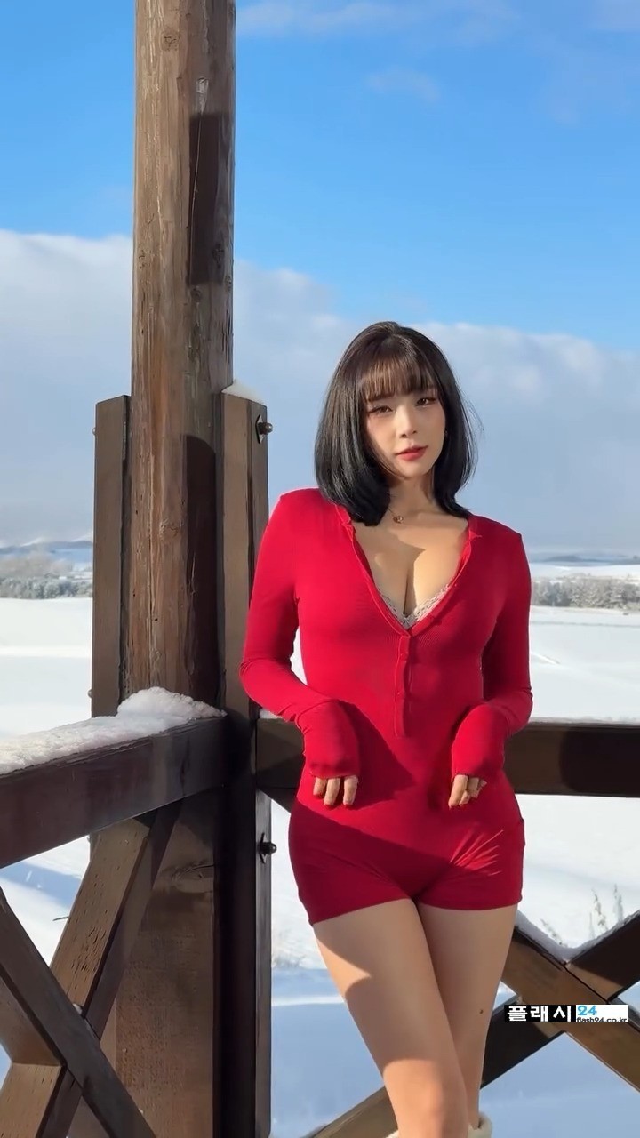 꽃빵 일체형 점프슈트 의상