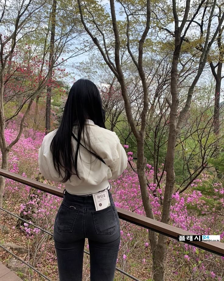 ㅇㅎ)눈 돌아가는 처자의 뒤모습-10
