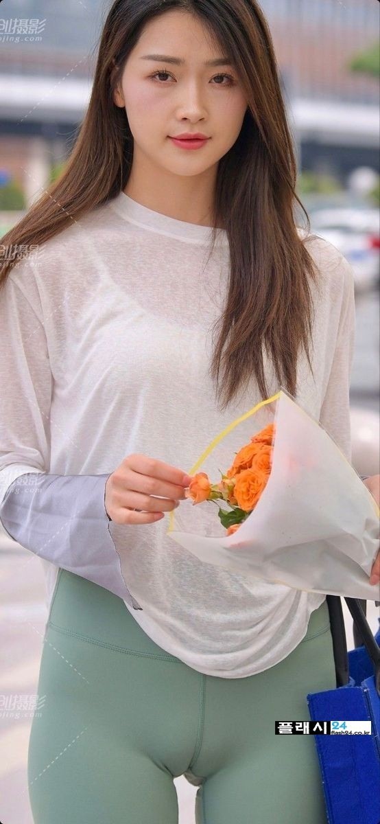 기대되는 여학생 등교길