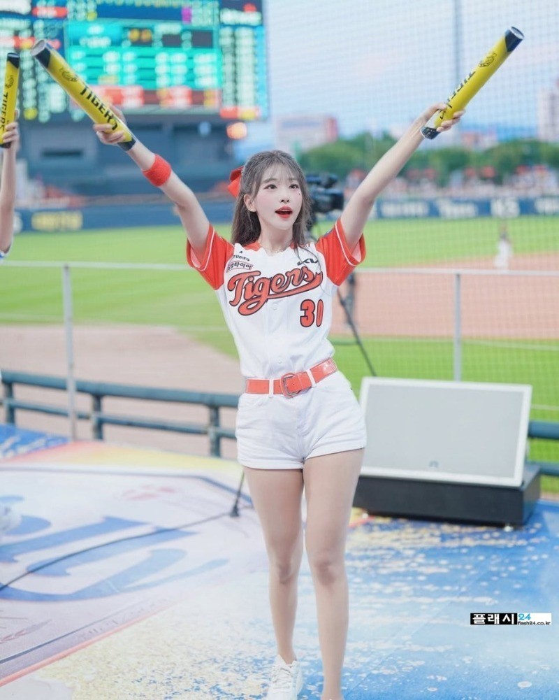 ㅇㅎ)치어리더 천소윤 잘 발달된 힙라인-11
