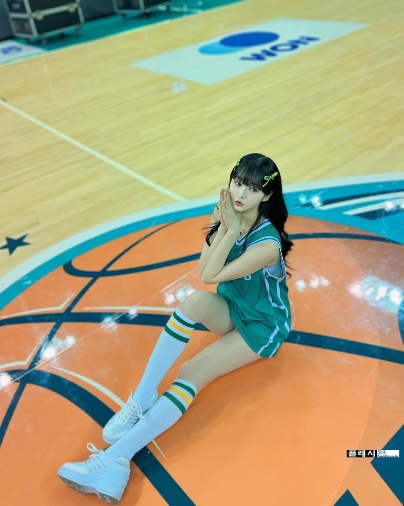 ㅇㅎ)한손에 쏘옥 들어오는 정가예 치어리더 허리-14