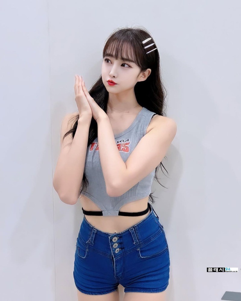 ㅇㅎ)한손에 쏘옥 들어오는 정가예 치어리더 허리-17