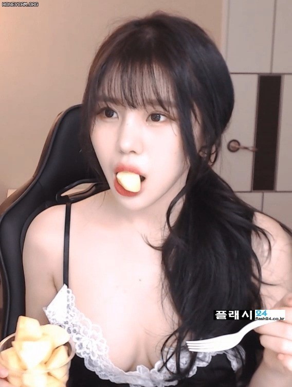과일 먹는 BJ 파닥 좋은 착장-6