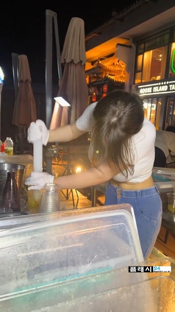 손님이 그렇게 많다는 야시장 알바-6