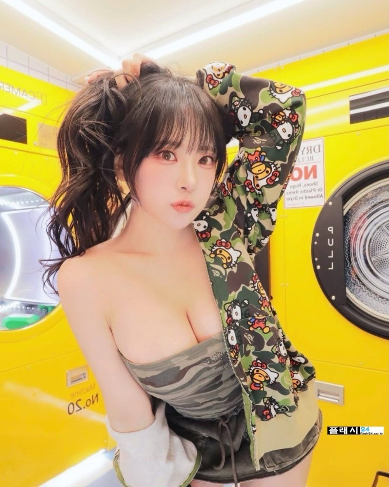 옷이 많이 흘러내린 퀸다미-4