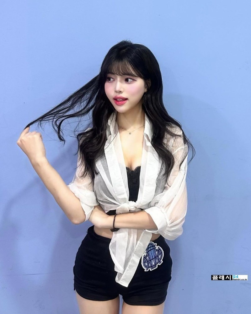 깨끗한 외모의 치어리더 박지영-2