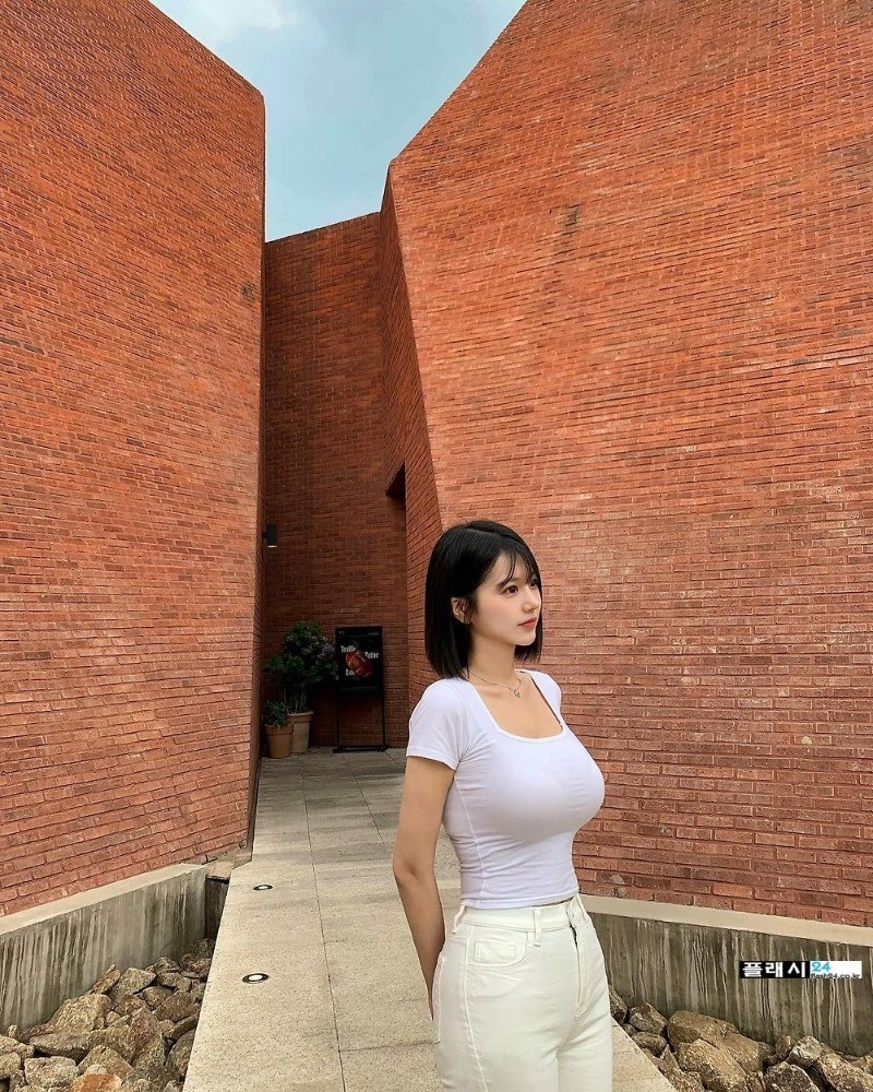 라인이 좋은 물놀이 처자